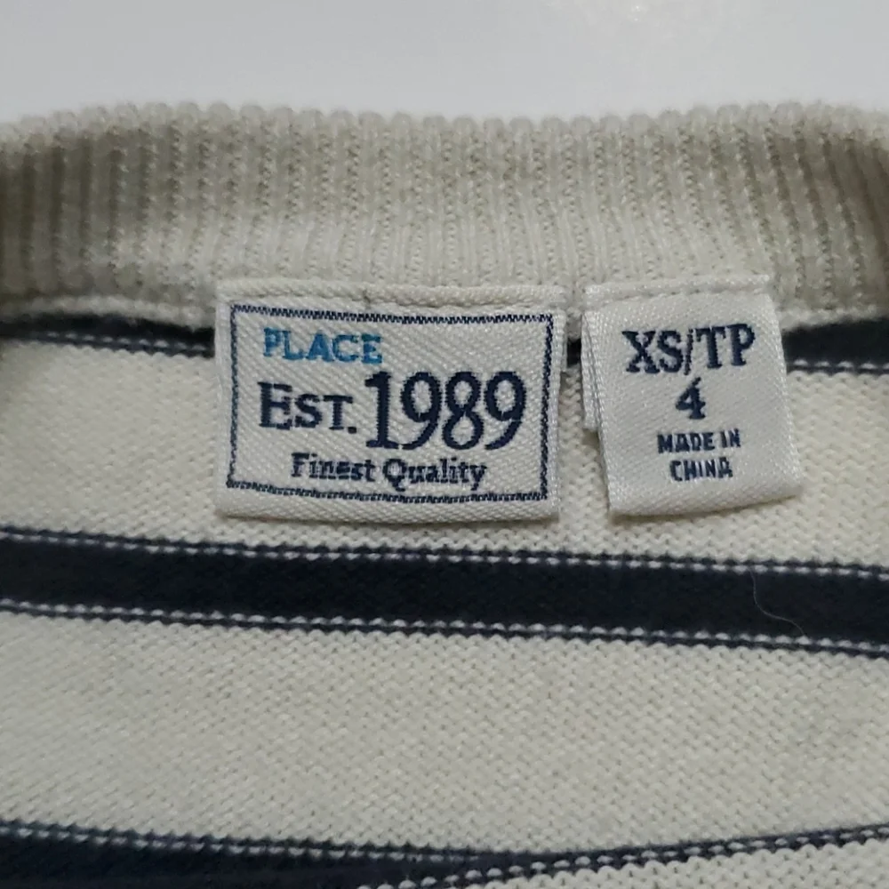 The Children's Place Boy's Sweater-Size XS 4